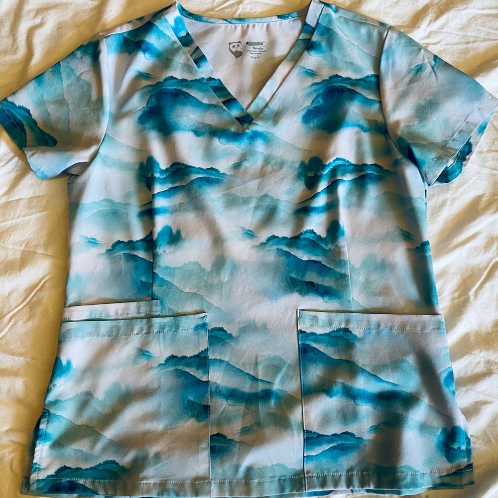 Women’s medium Panda med scrub top